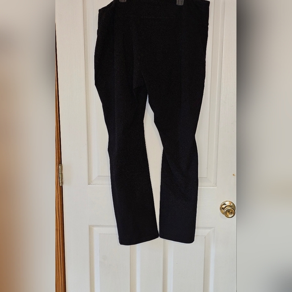 Nirlon 3x flare work out pants. In black - Picture 3 of 3